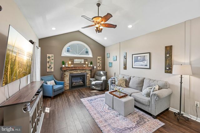 819 EDNA JANE LN, West Grove, PA 19390