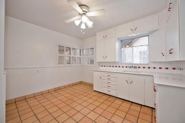 1208 Larkin Way, Sacramento, CA 95818