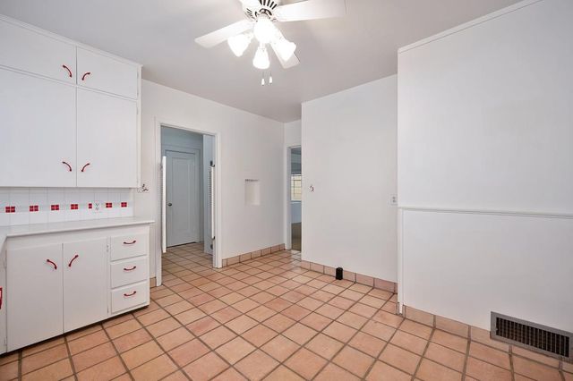 1208 Larkin Way, Sacramento, CA 95818