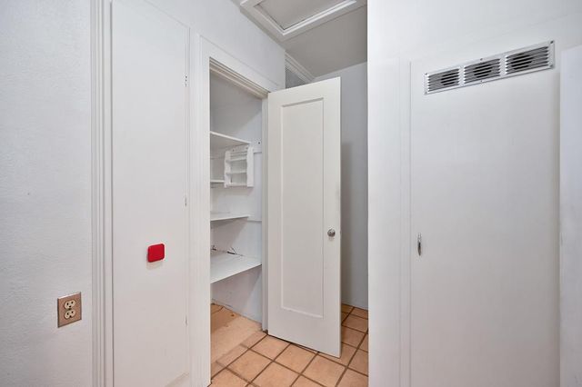 1208 Larkin Way, Sacramento, CA 95818