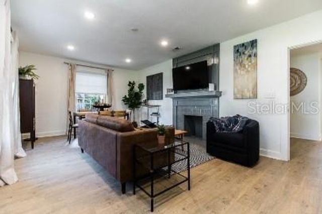 919 SW 6TH AVENUE, Gainesville, FL 32601