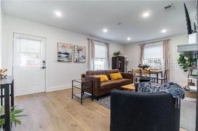 919 SW 6TH AVENUE, Gainesville, FL 32601