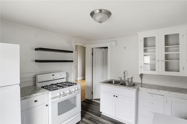 4232 Lake Avenue, Rochester, NY 14612