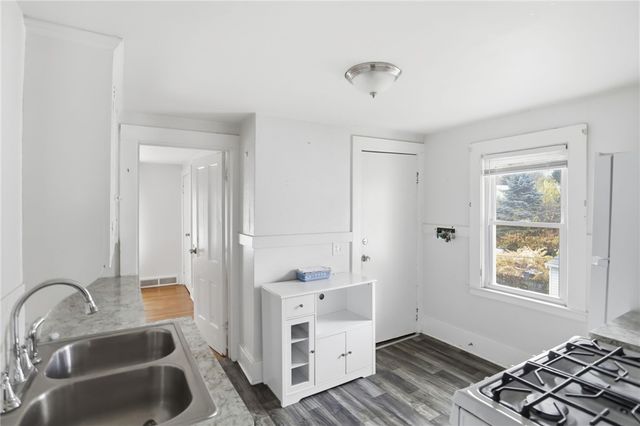 4232 Lake Avenue, Rochester, NY 14612