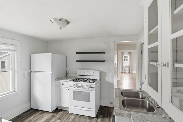 4232 Lake Avenue, Rochester, NY 14612