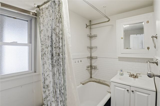 4232 Lake Avenue, Rochester, NY 14612