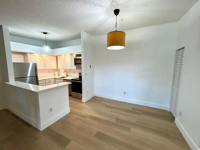 9624 S Belfort Circle 202, Tamarac, FL 33321