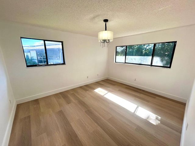 9624 S Belfort Circle 202, Tamarac, FL 33321