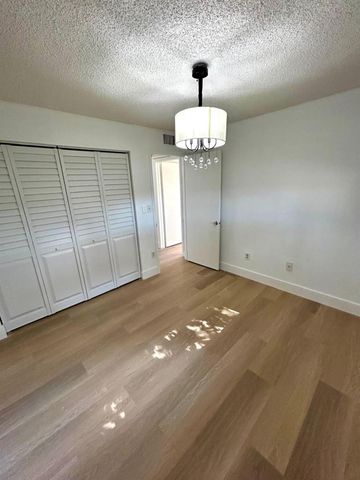 9624 S Belfort Circle 202, Tamarac, FL 33321