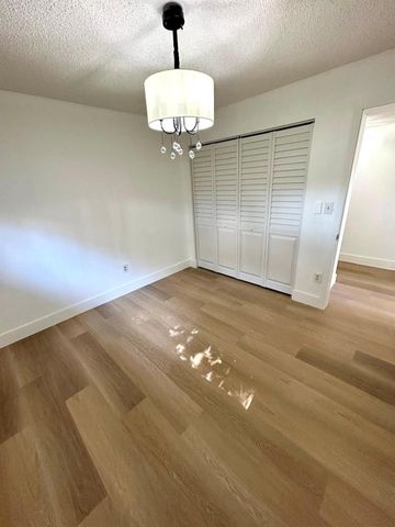 9624 S Belfort Circle 202, Tamarac, FL 33321