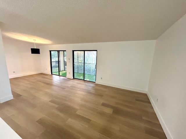 9624 S Belfort Circle 202, Tamarac, FL 33321