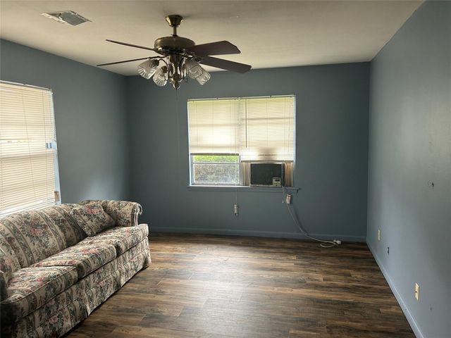 1301 Adell Street, Bay City, TX 77414