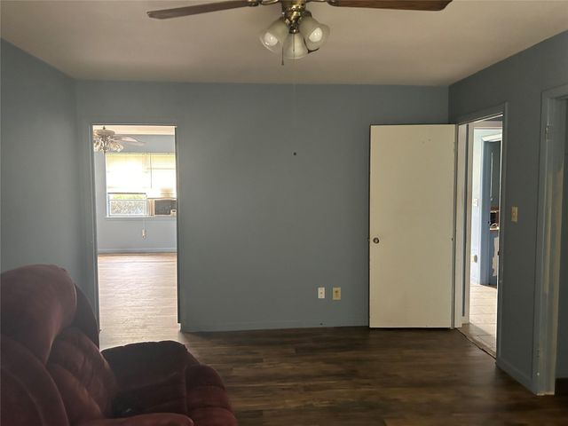 1301 Adell Street, Bay City, TX 77414