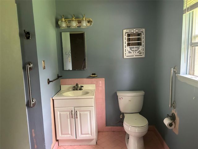 1301 Adell Street, Bay City, TX 77414