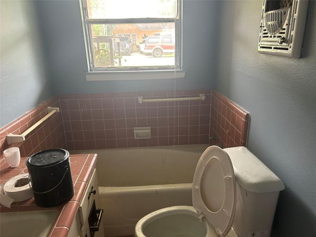 1301 Adell Street, Bay City, TX 77414