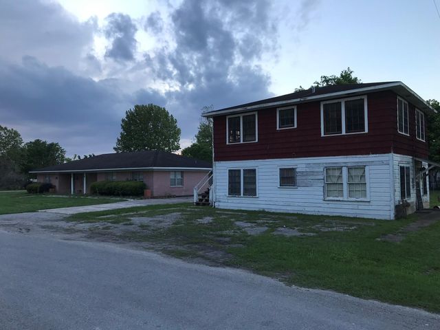 1301 Adell Street, Bay City, TX 77414