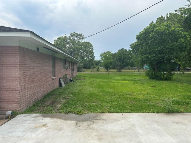 1301 Adell Street, Bay City, TX 77414