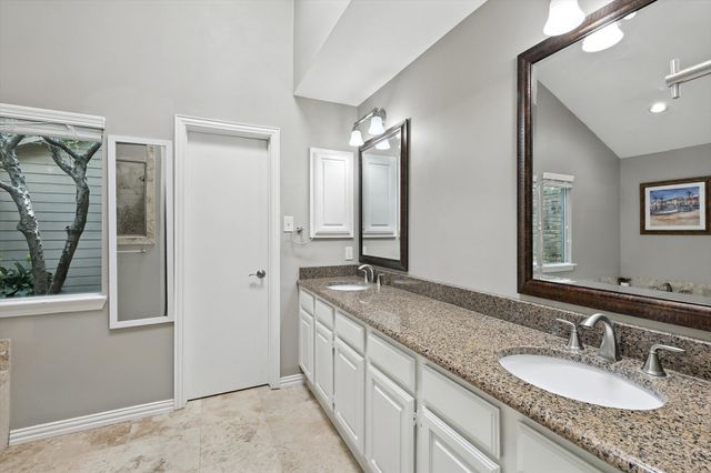 1215 Boardwalk Street, Arlington, TX 76011