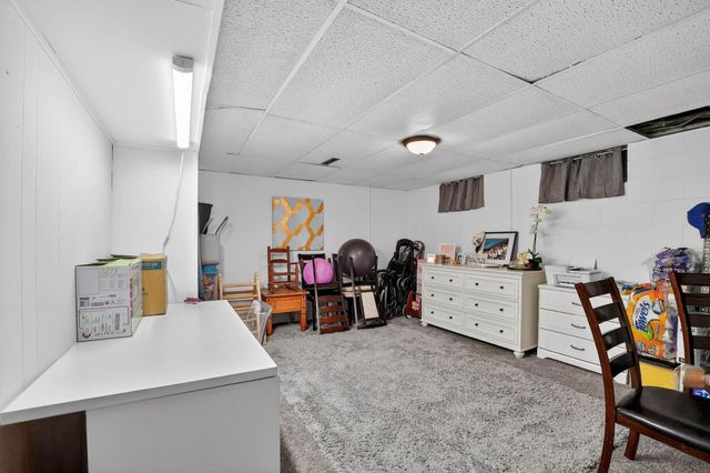 1204 Sunnyside Circle, Cedar Falls, IA 50613