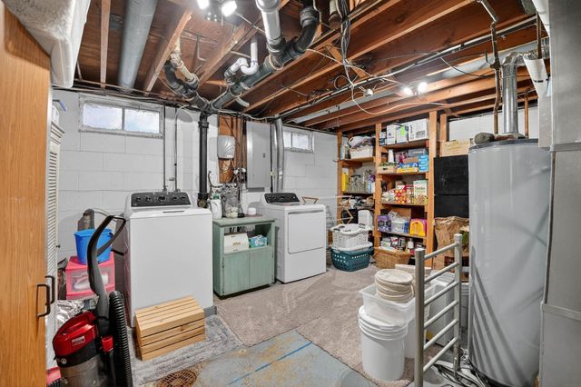 1204 Sunnyside Circle, Cedar Falls, IA 50613