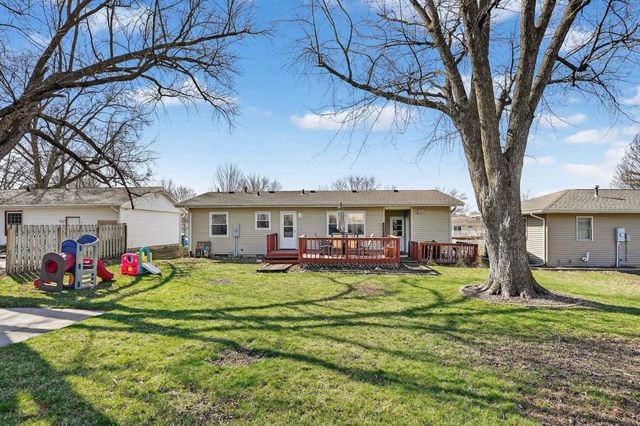 1204 Sunnyside Circle, Cedar Falls, IA 50613