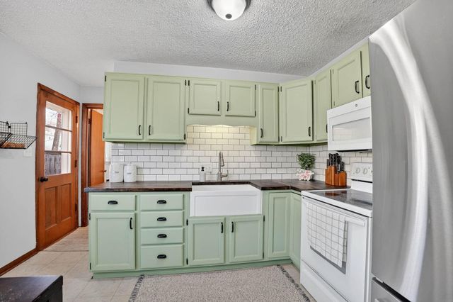 1204 Sunnyside Circle, Cedar Falls, IA 50613