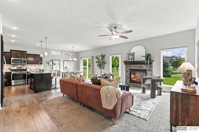 11005 S 186th Avenue, Omaha, NE 68136