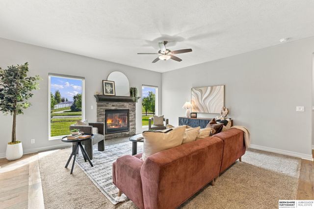 11005 S 186th Avenue, Omaha, NE 68136