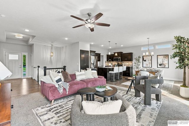 11005 S 186th Avenue, Omaha, NE 68136