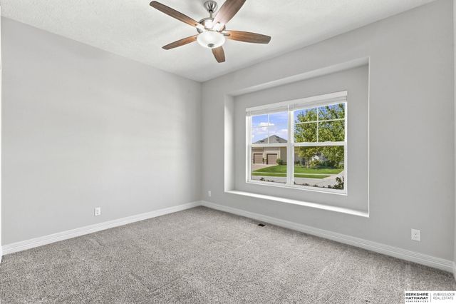 11005 S 186th Avenue, Omaha, NE 68136