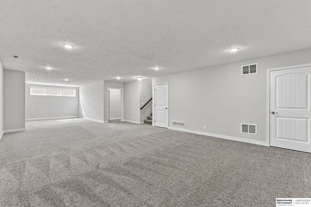 11005 S 186th Avenue, Omaha, NE 68136