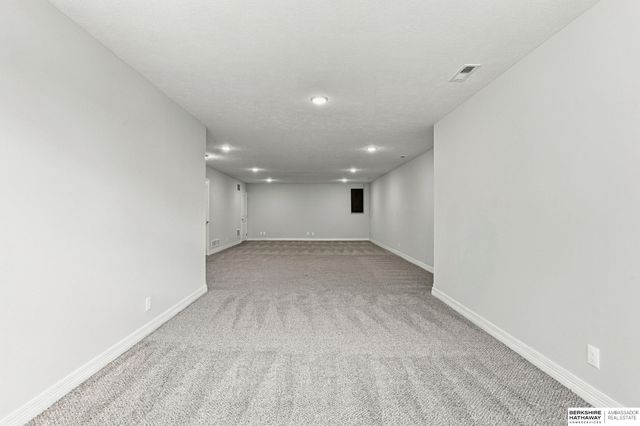 11005 S 186th Avenue, Omaha, NE 68136