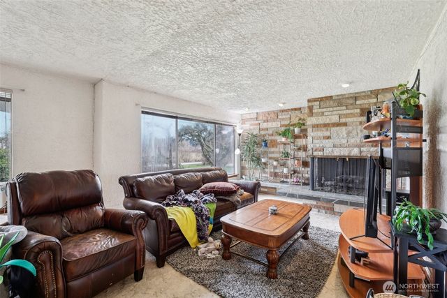 7103 56th Street E, Puyallup, WA 98371