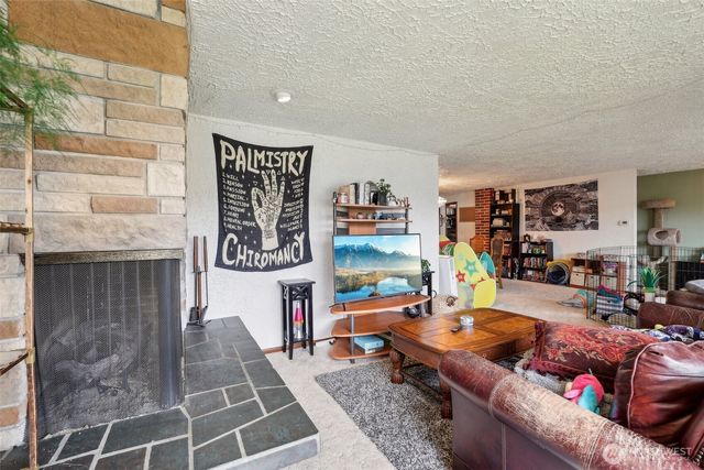 7103 56th Street E, Puyallup, WA 98371