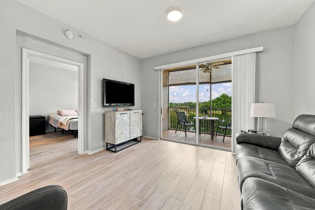 7755 Yardley Drive 410, Tamarac, FL 33321
