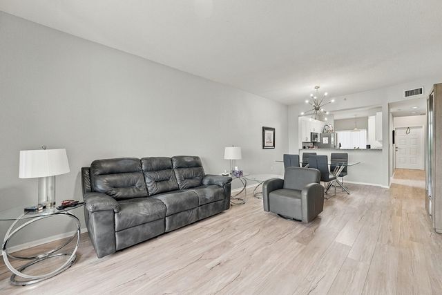 7755 Yardley Drive 410, Tamarac, FL 33321