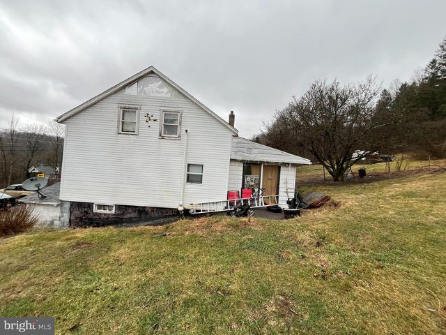 3 GOLF RD, Barnesville, PA 18214