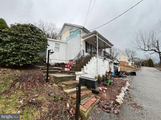 3 GOLF RD, Barnesville, PA 18214