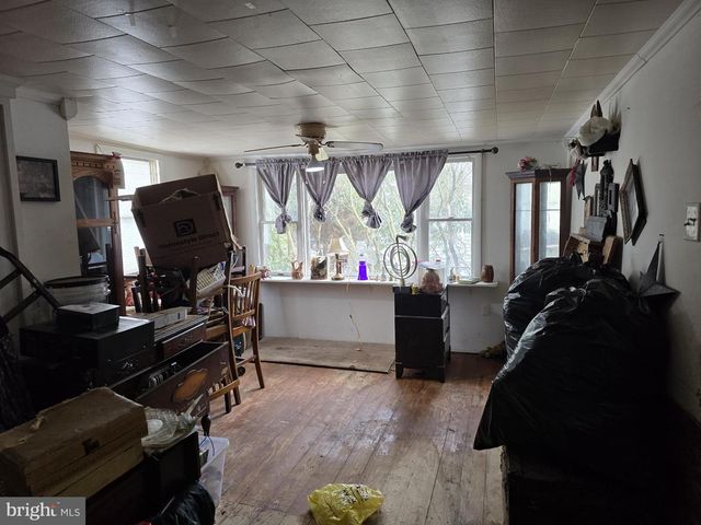 3 GOLF RD, Barnesville, PA 18214