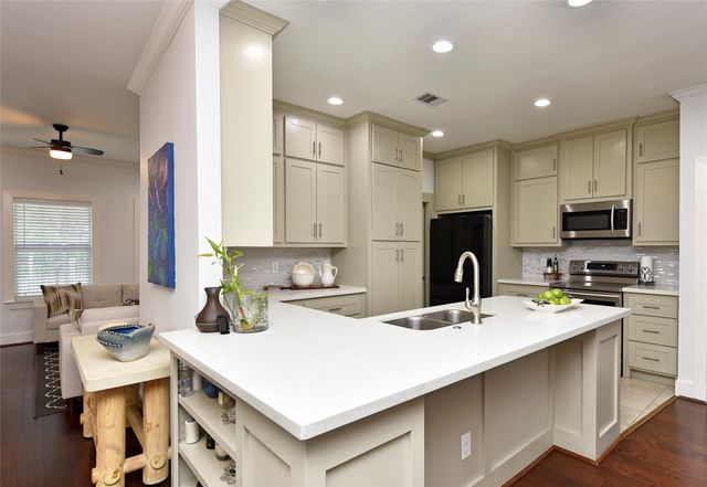 7954 Sparta Street, Houston, TX 77028