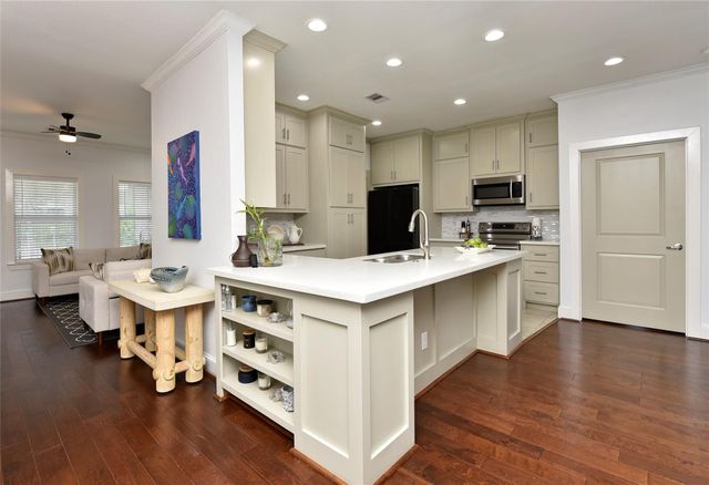 7954 Sparta Street, Houston, TX 77028
