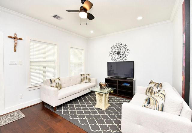 7954 Sparta Street, Houston, TX 77028