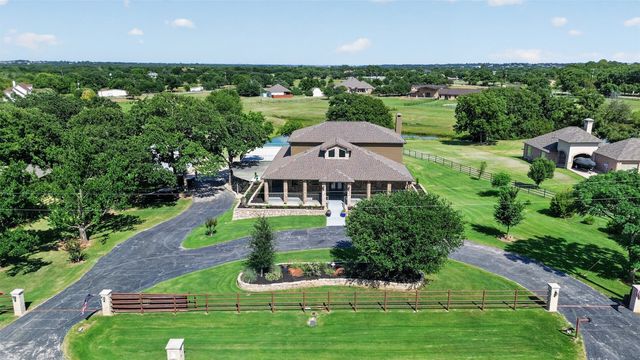 12070 Lake Trail Drive, Copper Canyon, TX 76226