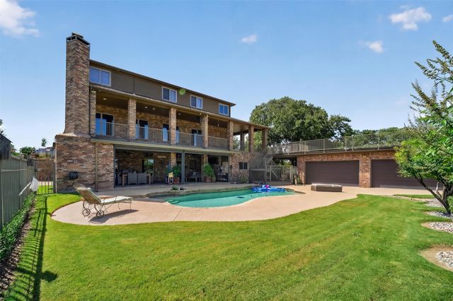 12070 Lake Trail Drive, Copper Canyon, TX 76226