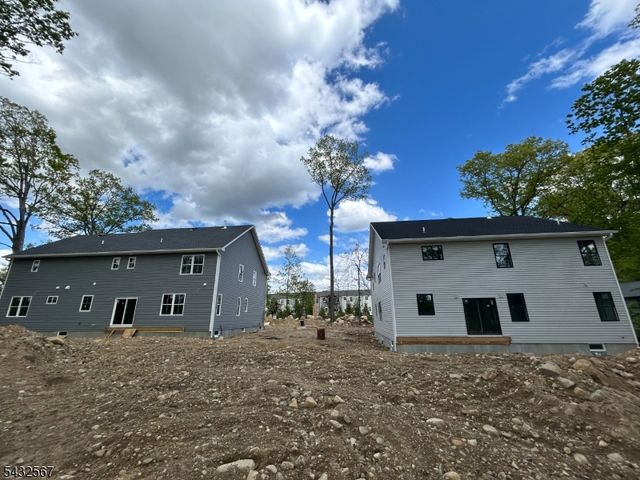 6 Chamberlain Ln, Mount Olive Twp., NJ 07828