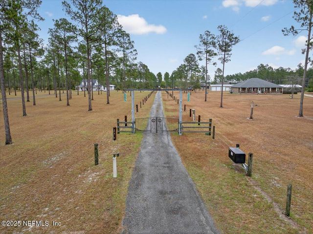 14189 GLEN FARMS Drive, Glen St. Mary, FL 32040