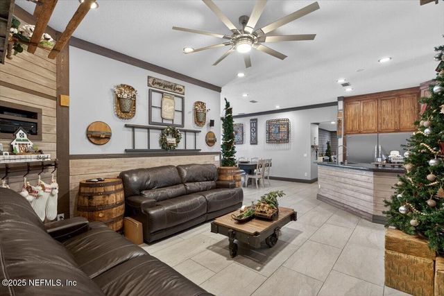 14189 GLEN FARMS Drive, Glen St. Mary, FL 32040