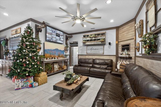 14189 GLEN FARMS Drive, Glen St. Mary, FL 32040