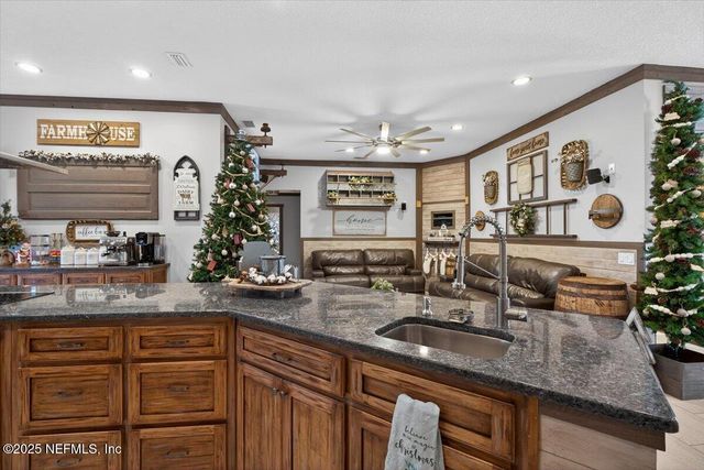 14189 GLEN FARMS Drive, Glen St. Mary, FL 32040