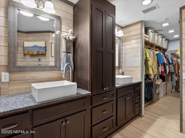 14189 GLEN FARMS Drive, Glen St. Mary, FL 32040